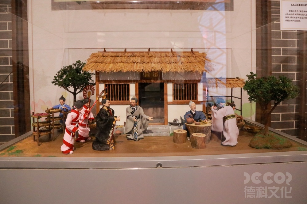 在紅色展館設(shè)計(jì)中如何通過照明設(shè)計(jì)來創(chuàng)造出獨(dú)特的展示氛圍？